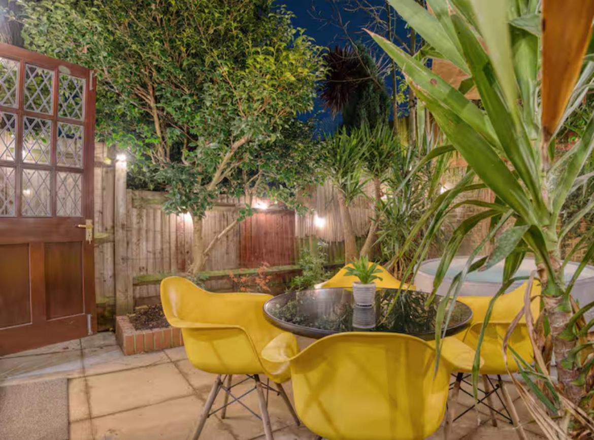 The Zen Den With Hot Tub And Garden Villa London Exterior photo